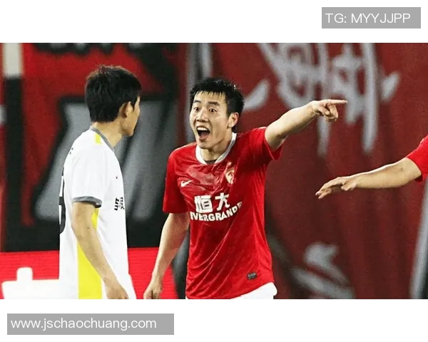 恒大与东方激烈对骂引发球迷热议双方言辞犀利谁能赢得舆论战